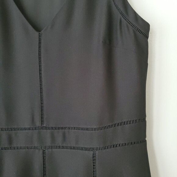 Banana Republic Black V-Neck Fit Flare Sleeveless Midi Dress w Pockets Womens 6 - Picture 3 of 8